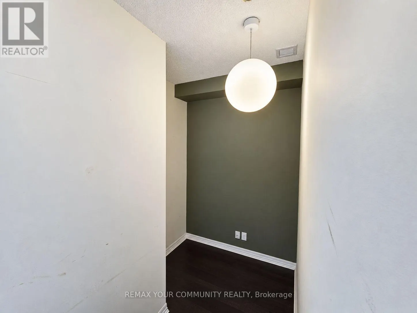 1206 - 80 ESTHER LORRIE DRIVE