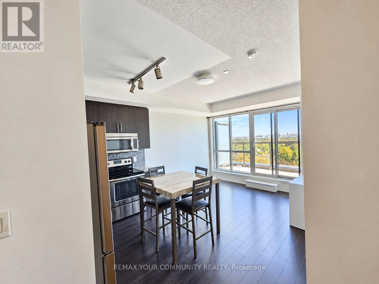1206 - 80 ESTHER LORRIE DRIVE