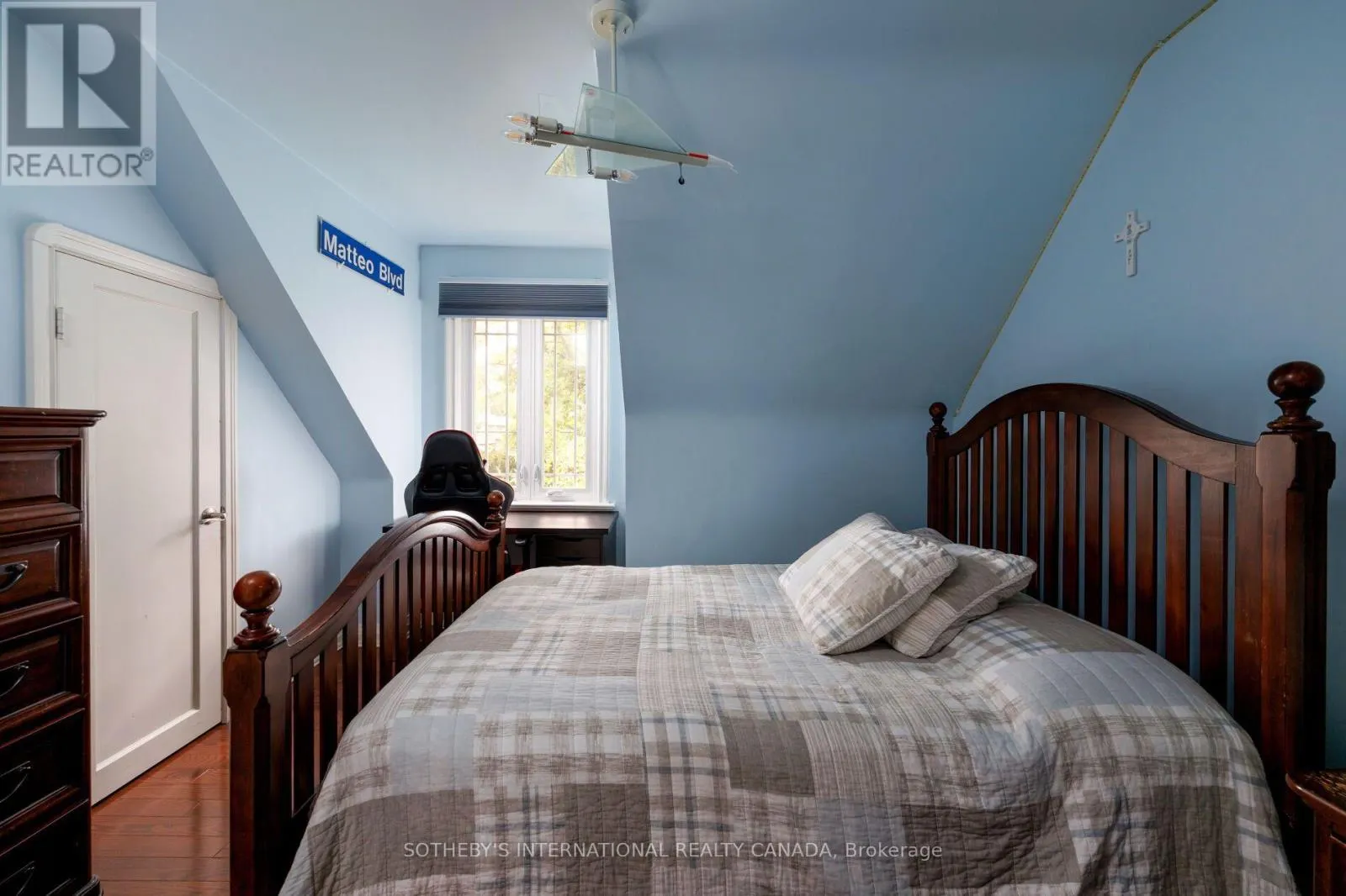 145 BRENTWOOD ROAD N