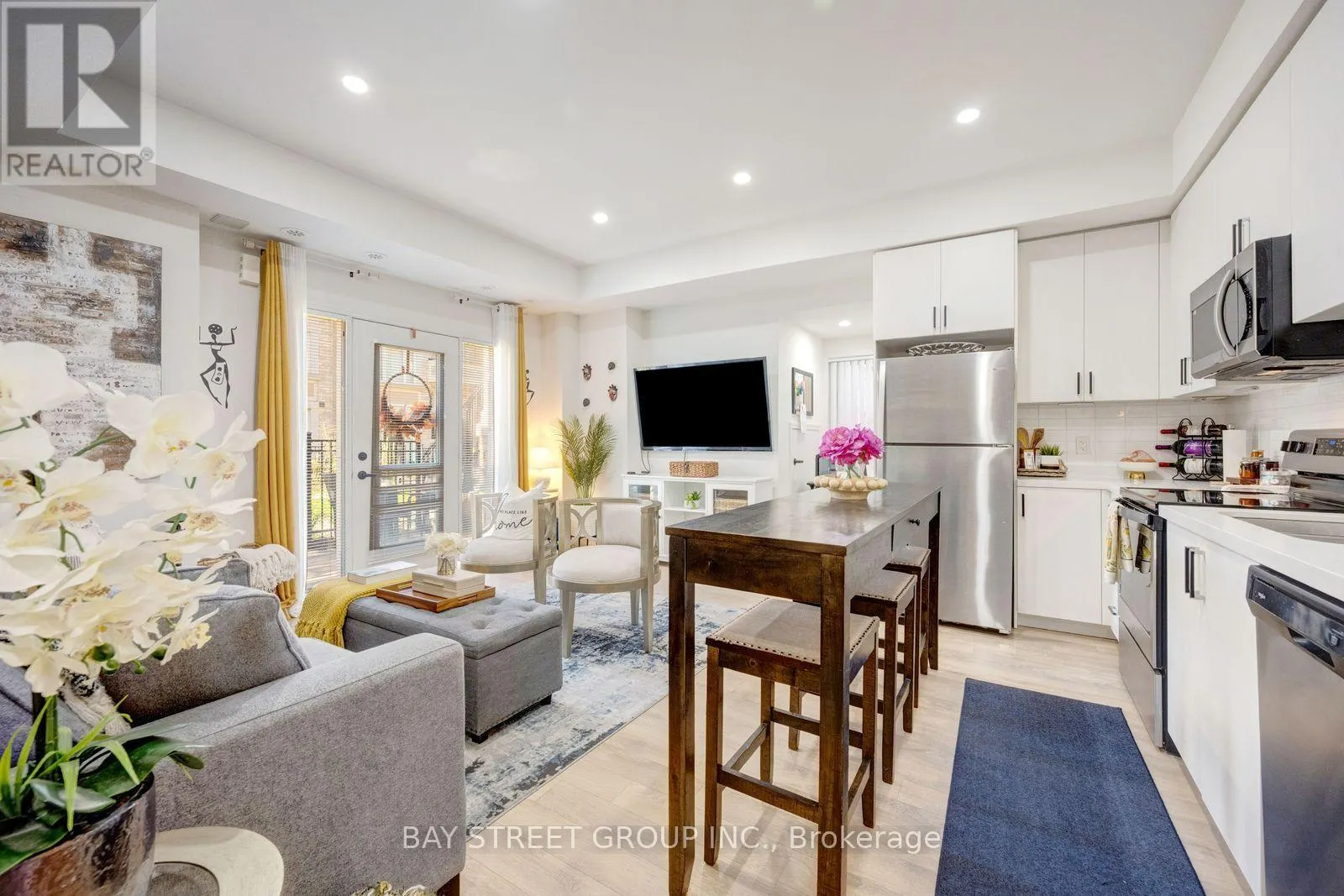 48 - 1 BECKENROSE COURT