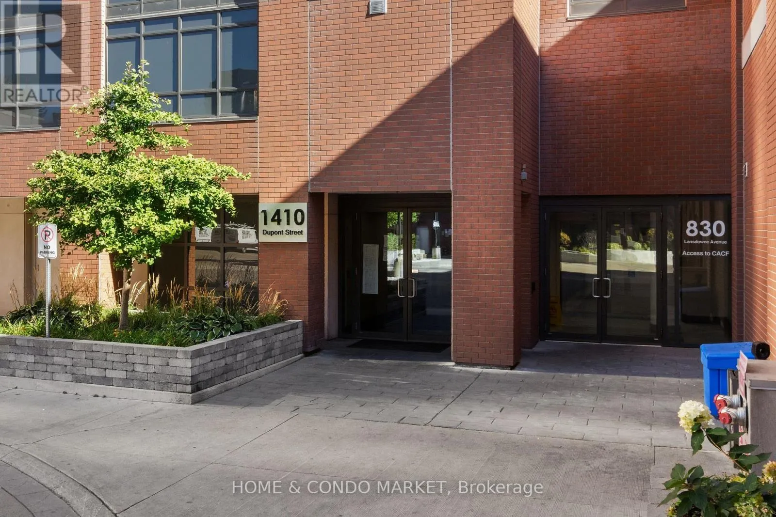 2404 - 1410 DUPONT STREET