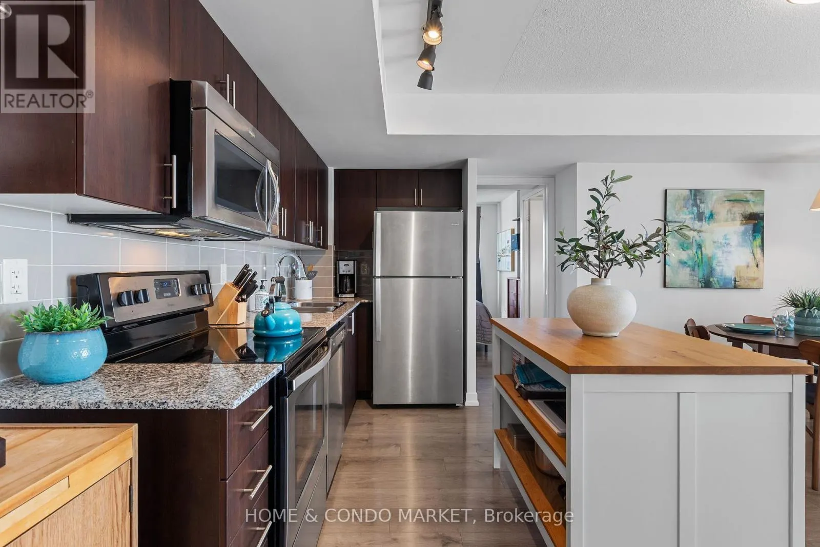 2404 - 1410 DUPONT STREET
