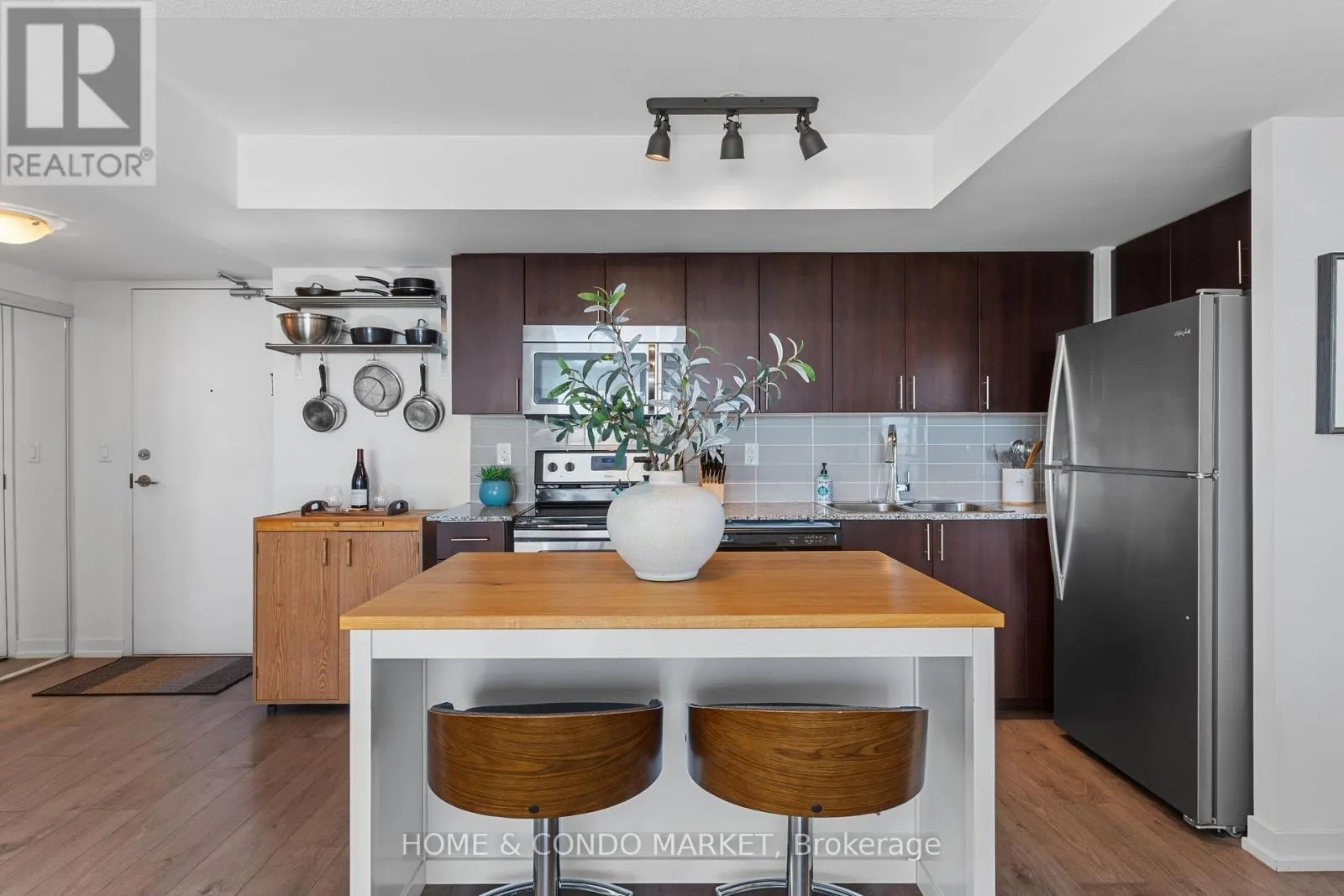 2404 - 1410 DUPONT STREET