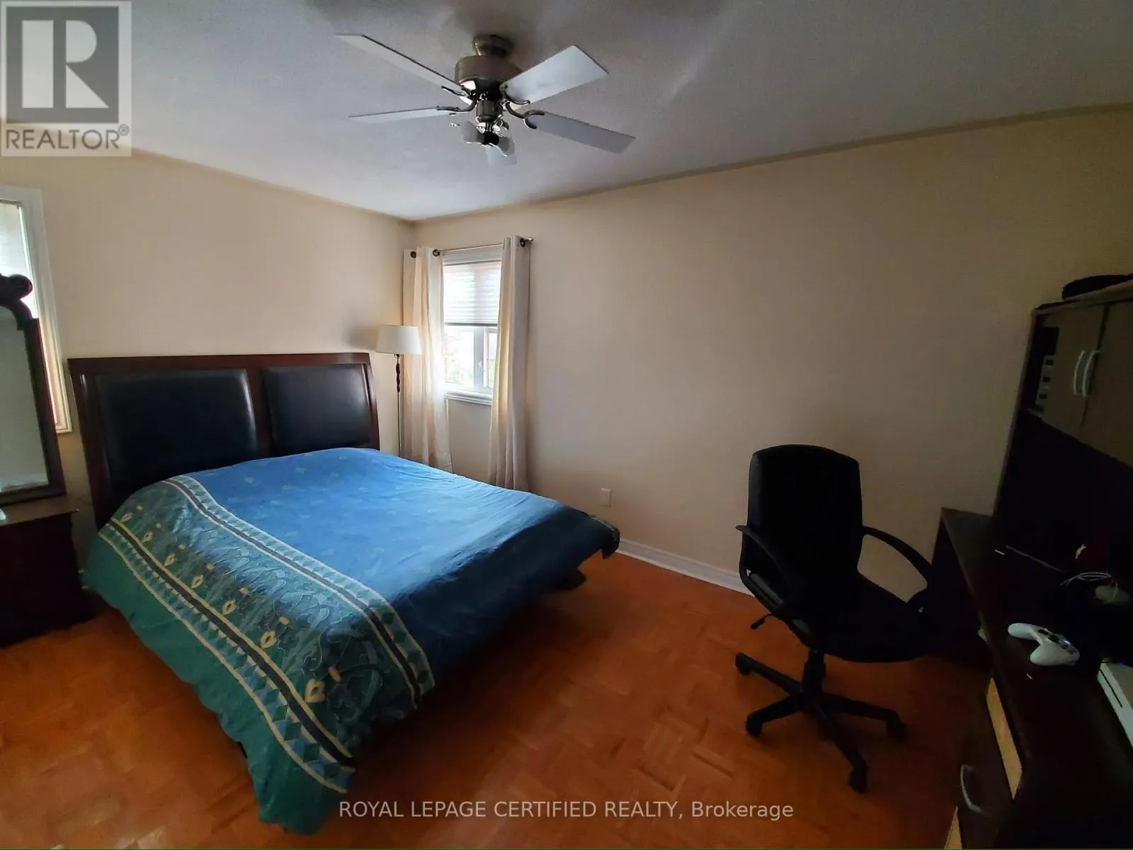 UPPER LEVEL - 35 CITADEL CRESCENT