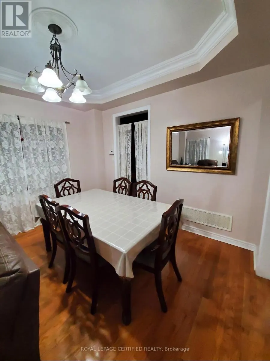 UPPER LEVEL - 35 CITADEL CRESCENT