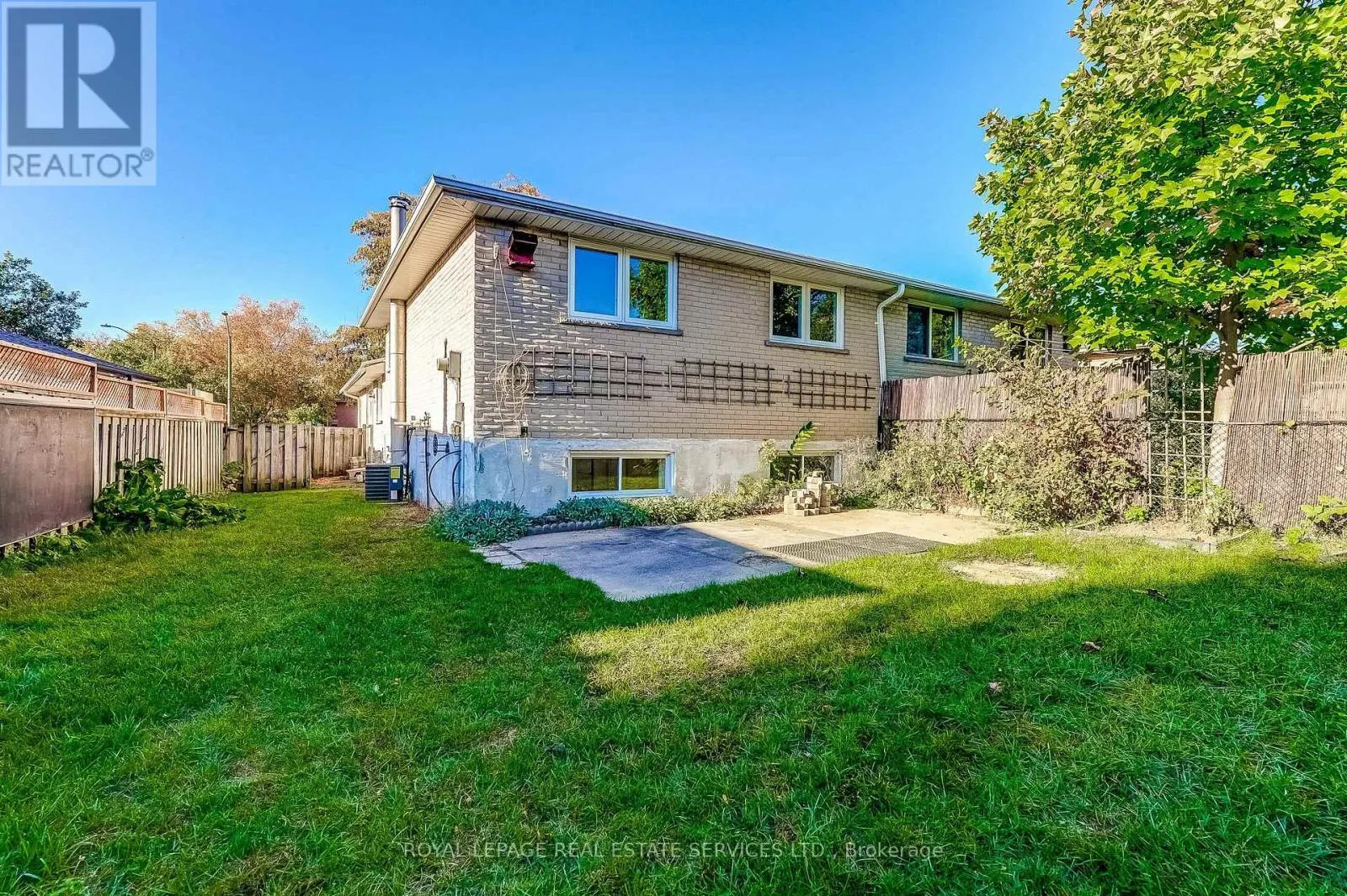 1821 BONNYMEDE DRIVE