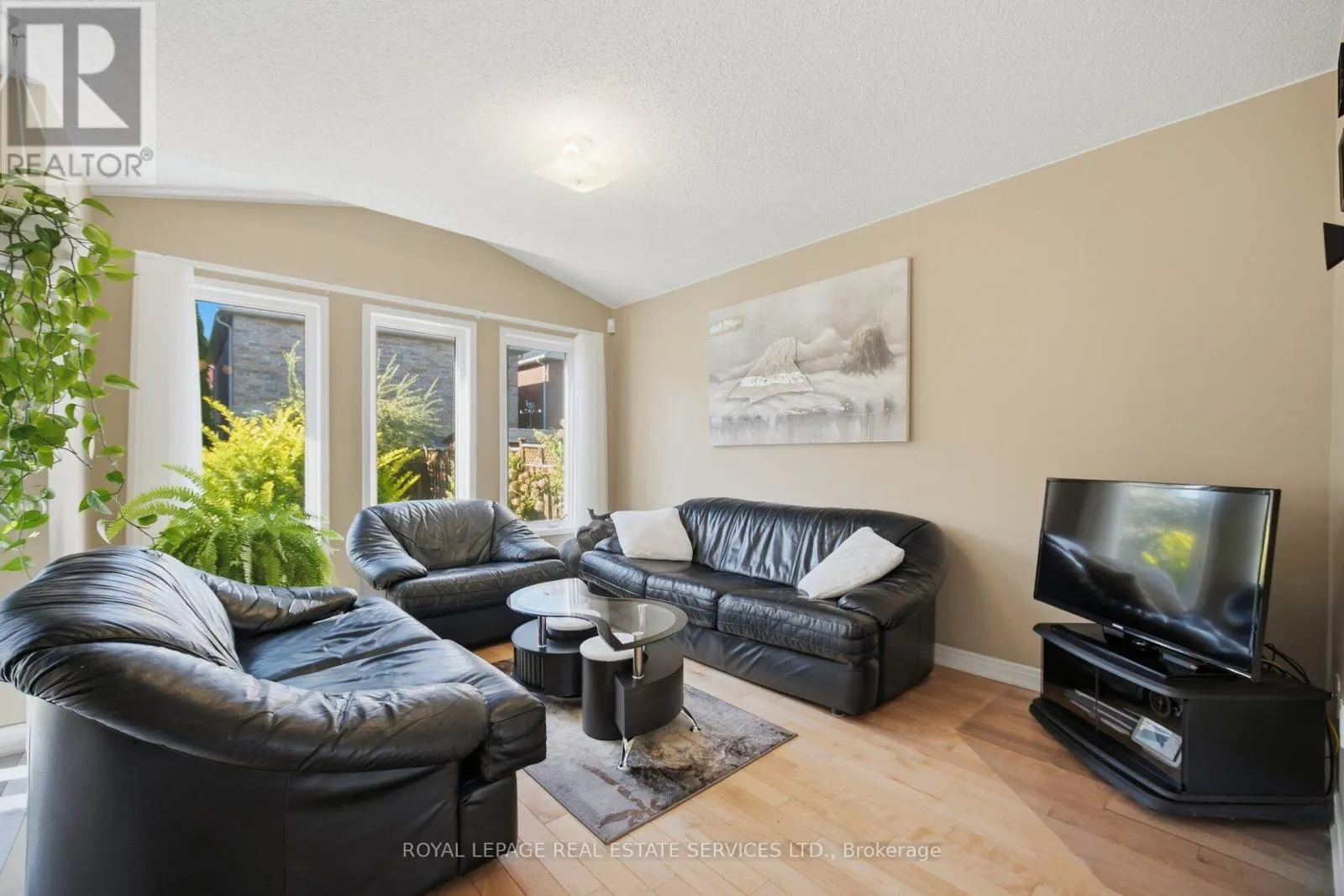2194 SUTTON DRIVE