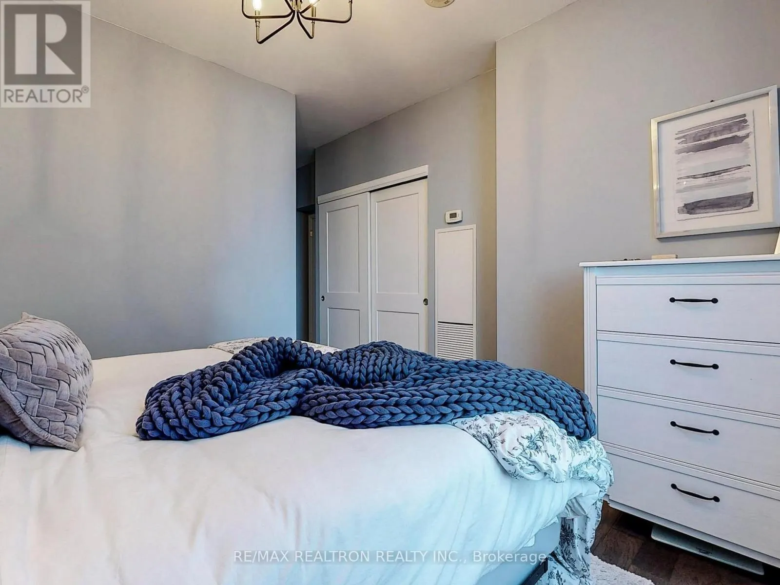 PH1610 - 61 HEINTZMAN STREET