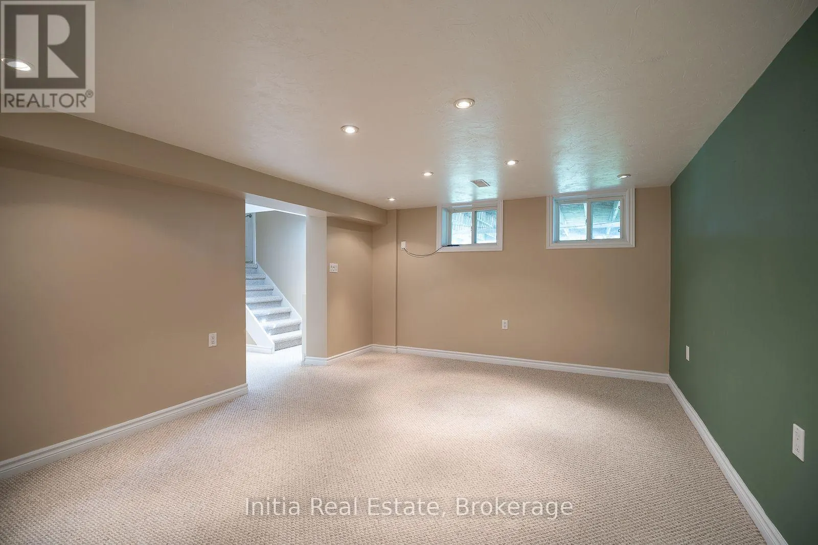 53 BURROWS AVENUE
