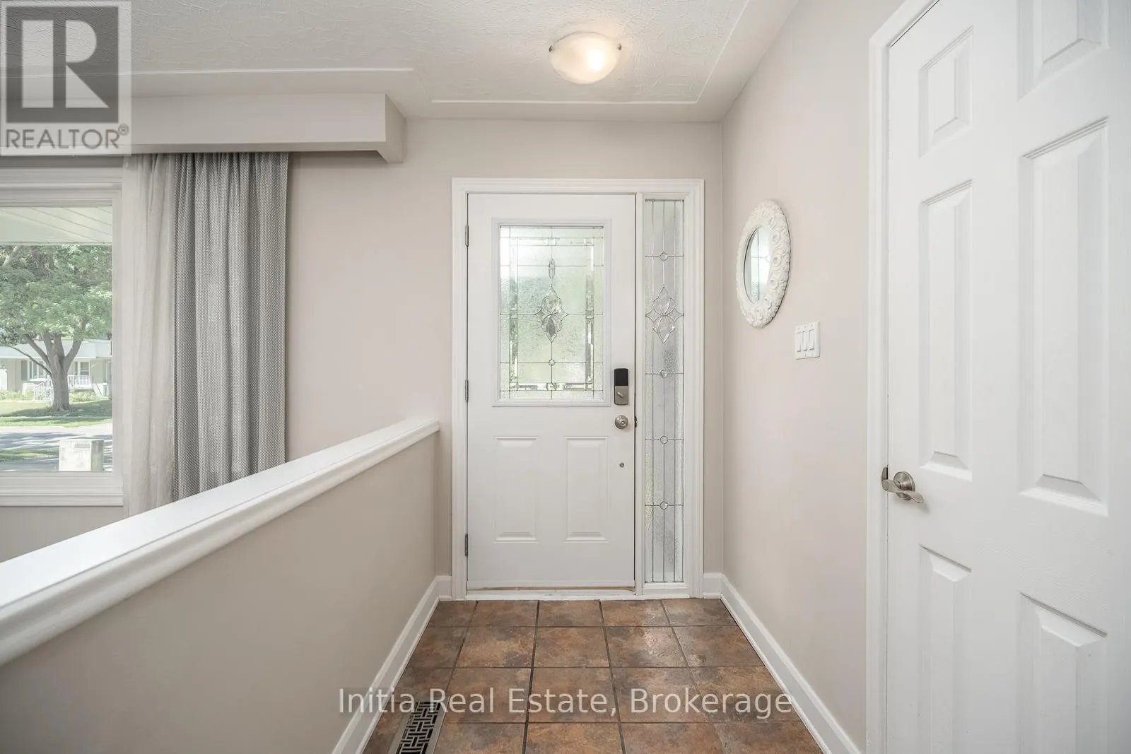53 BURROWS AVENUE