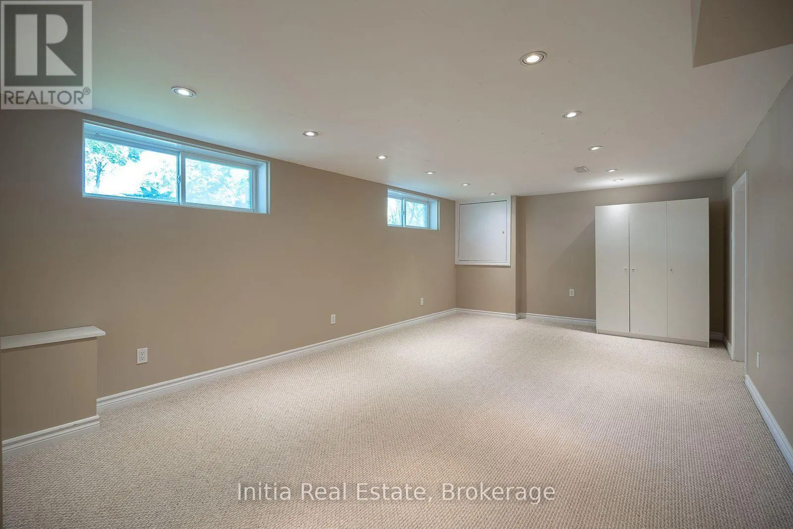 53 BURROWS AVENUE