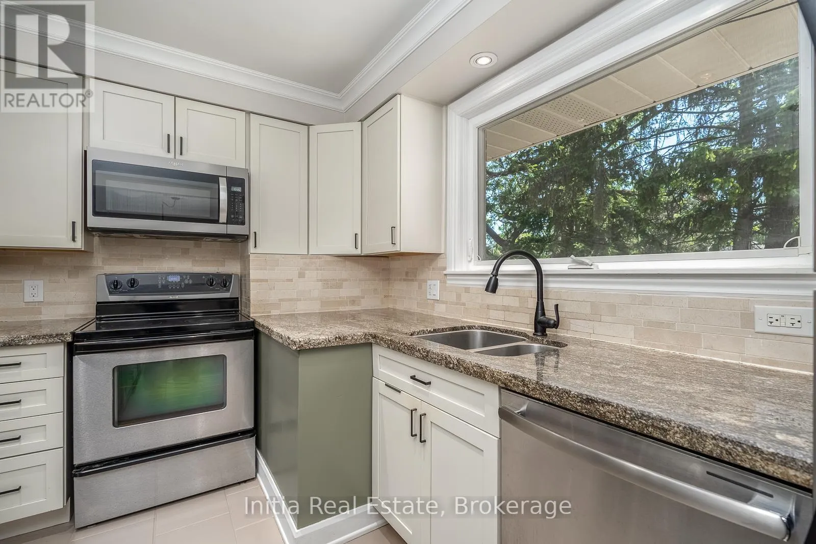 53 BURROWS AVENUE