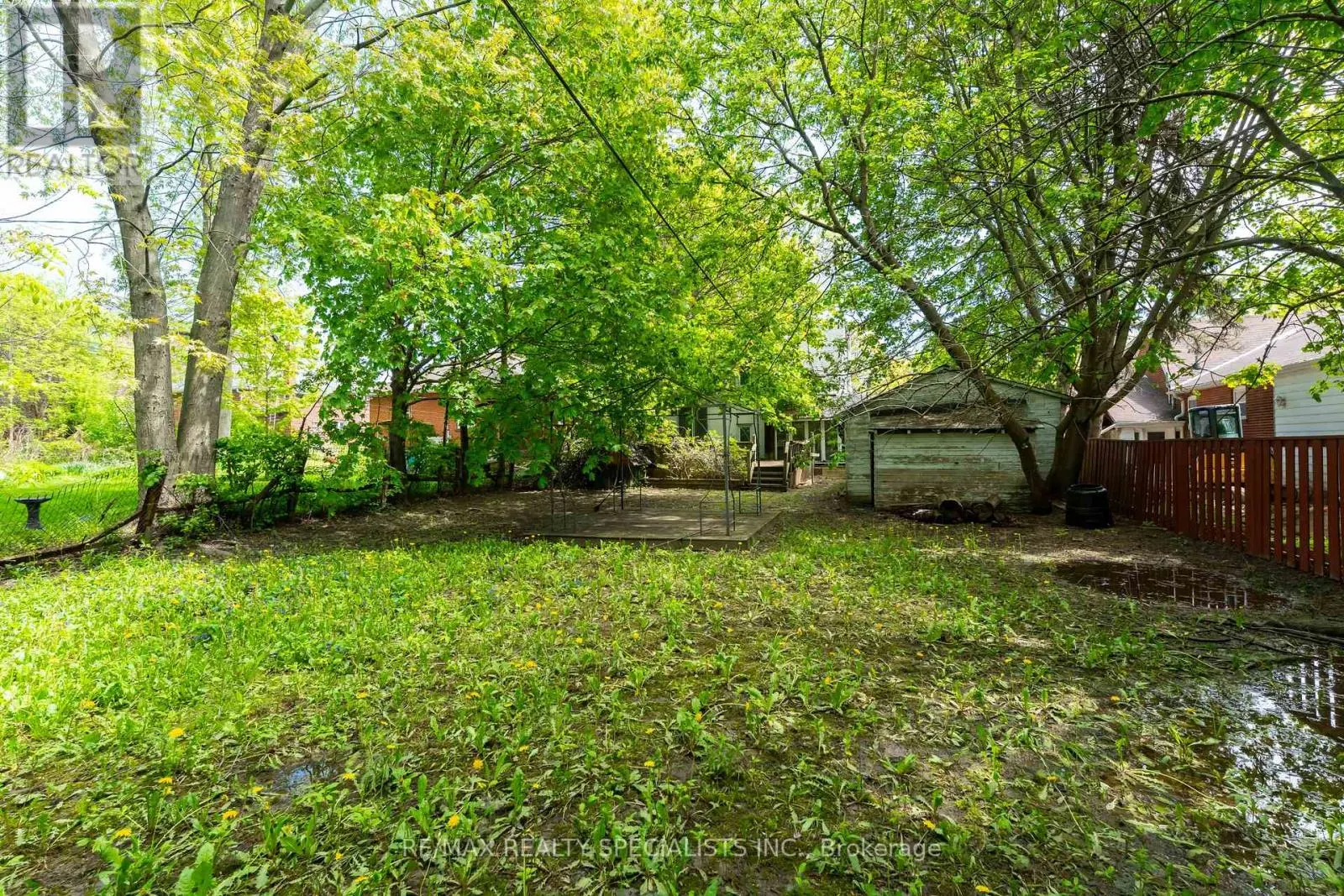 4 ELTON CRESCENT