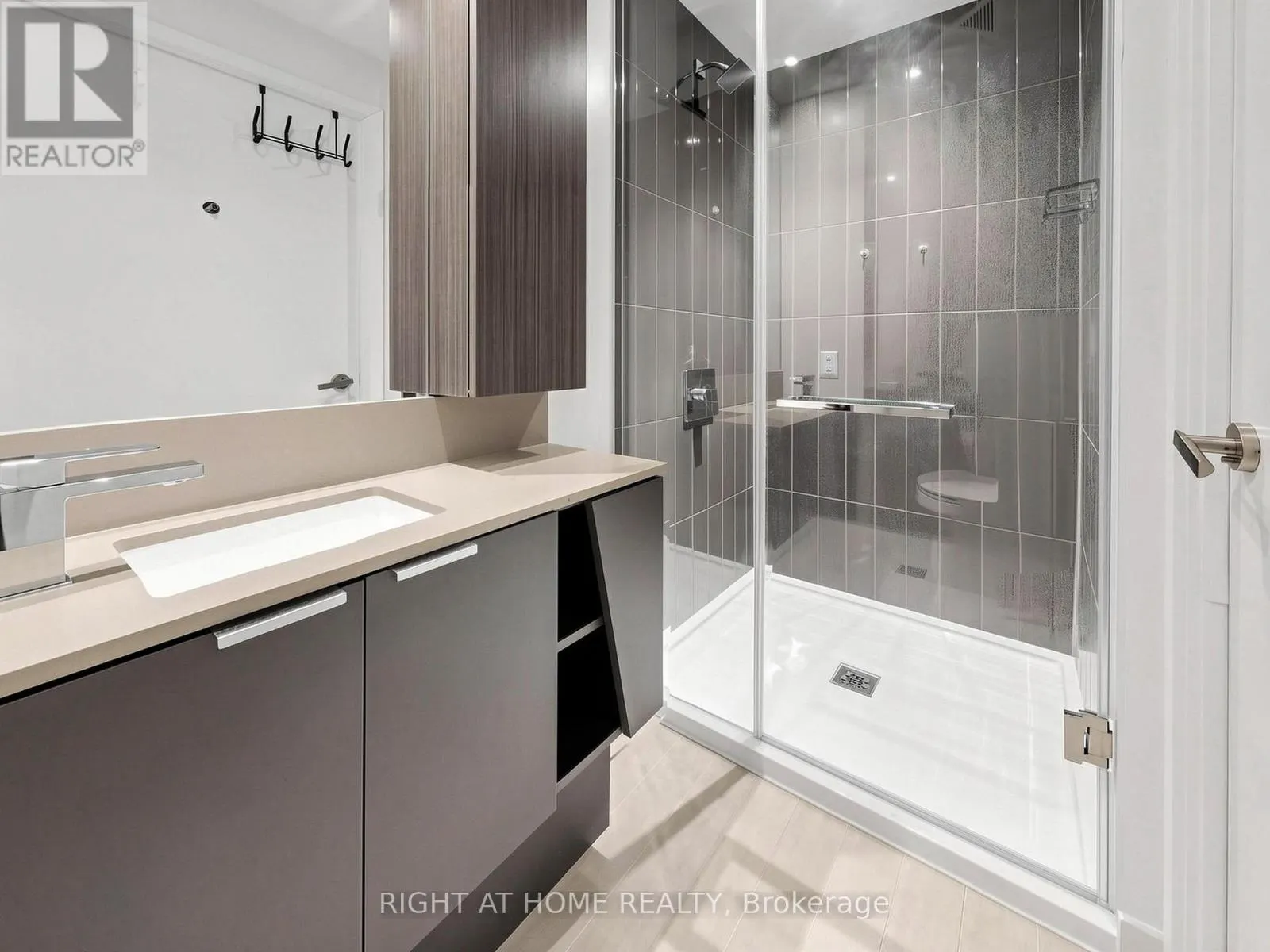 3412 - 3883 QUARTZ ROAD