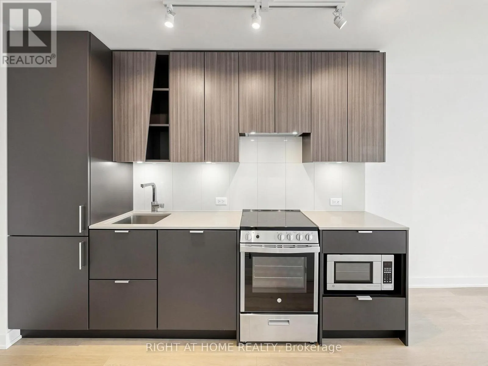 3412 - 3883 QUARTZ ROAD