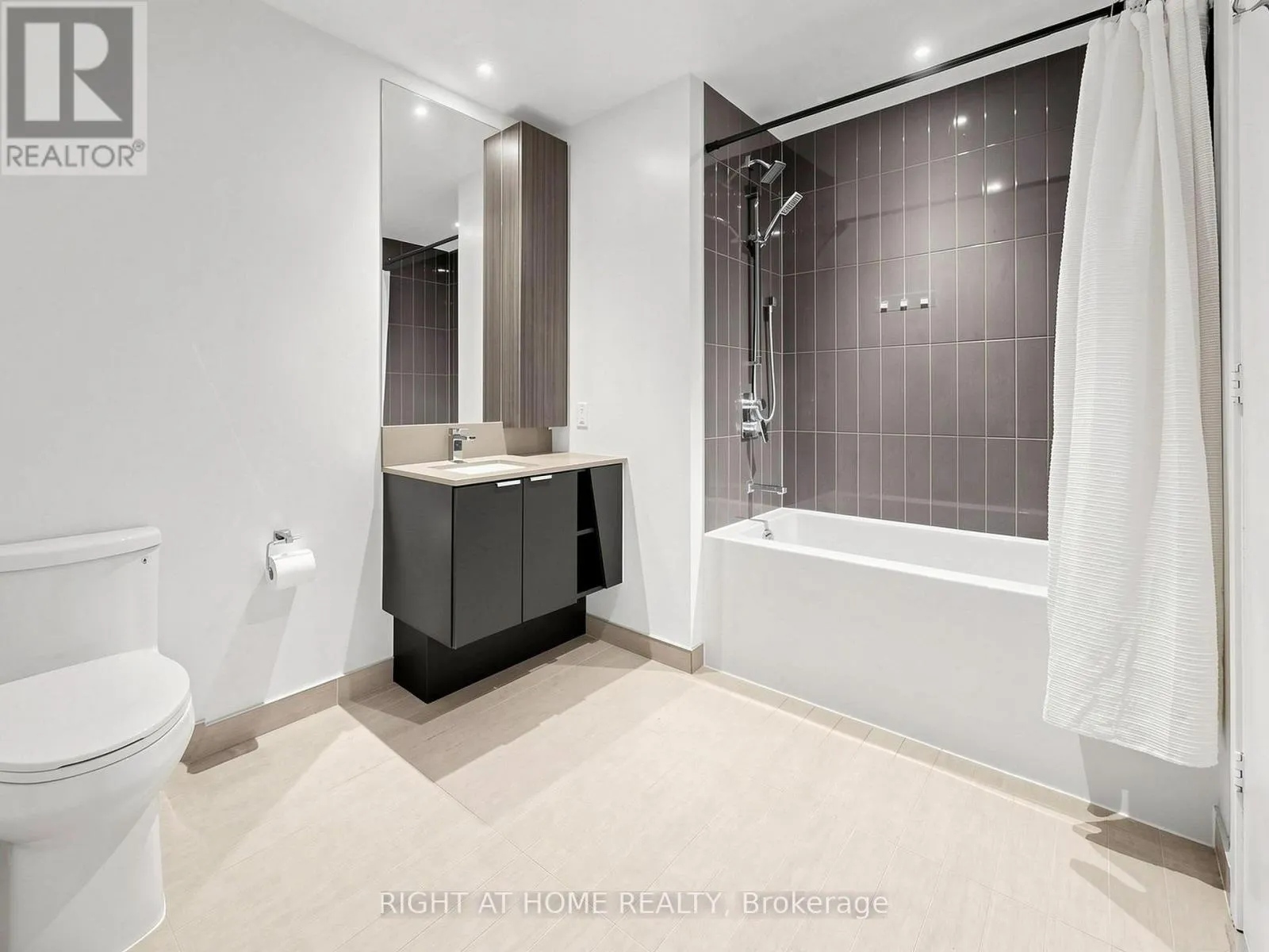 3412 - 3883 QUARTZ ROAD