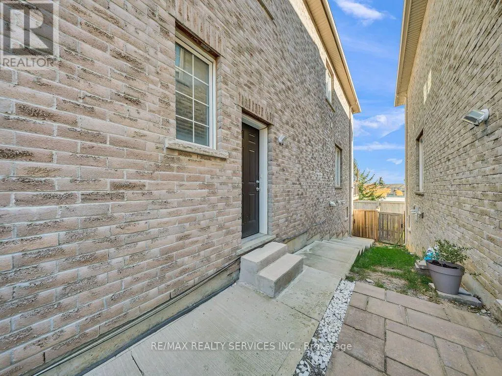 28 ZANETTA CRESCENT