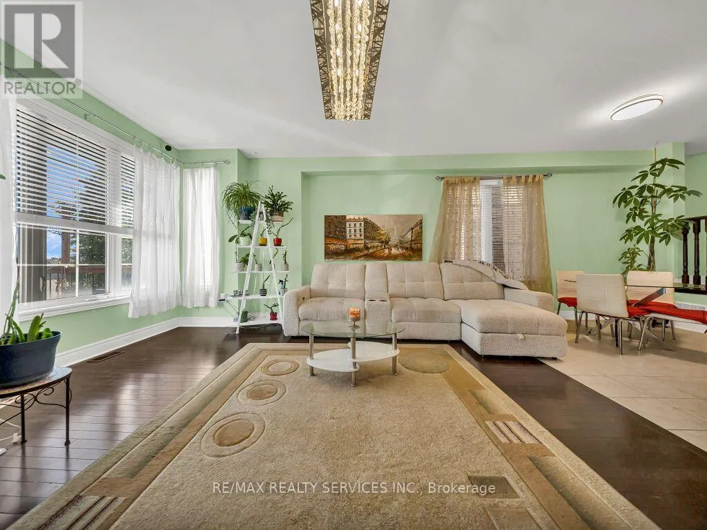 28 ZANETTA CRESCENT