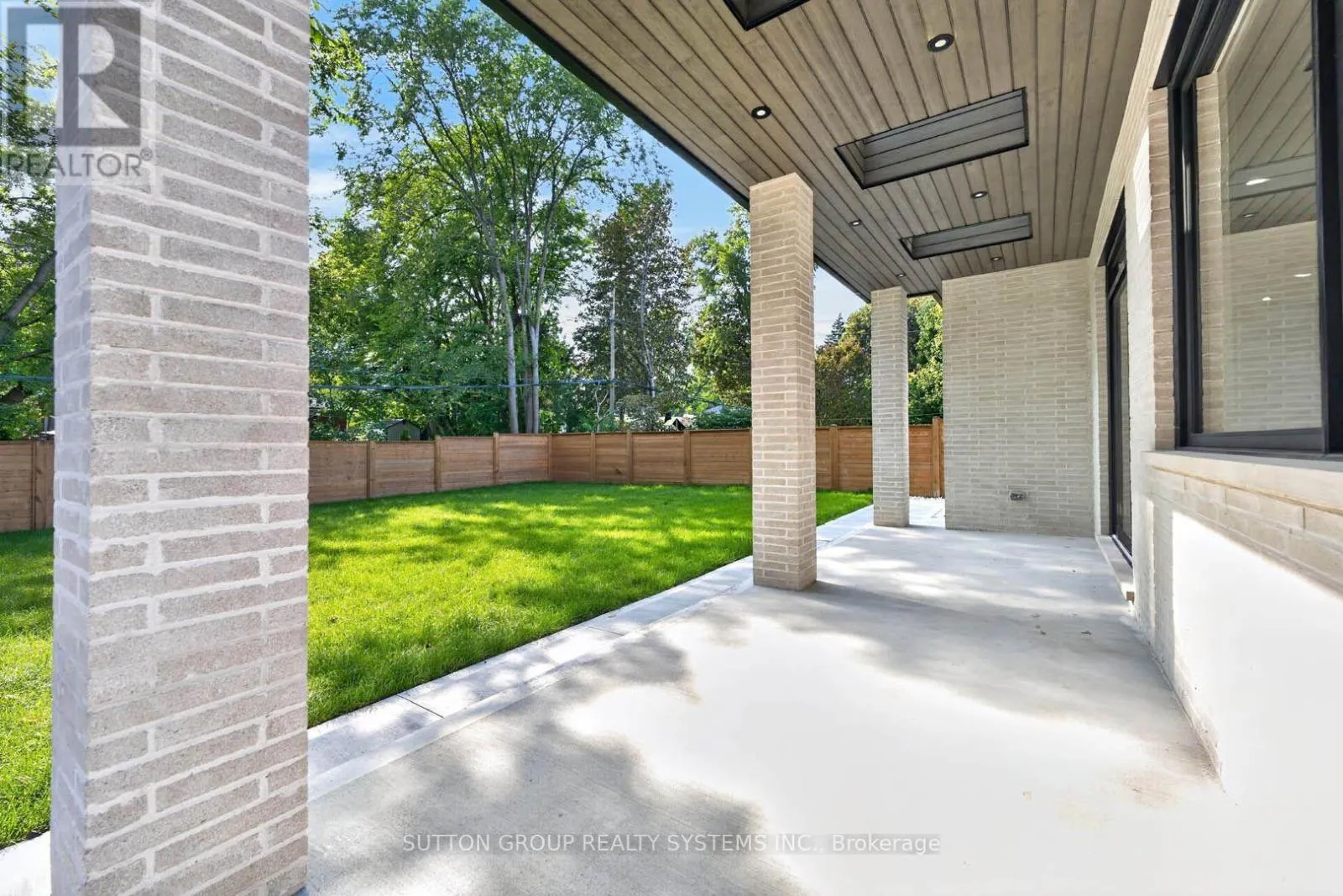 2052 REDAN DRIVE