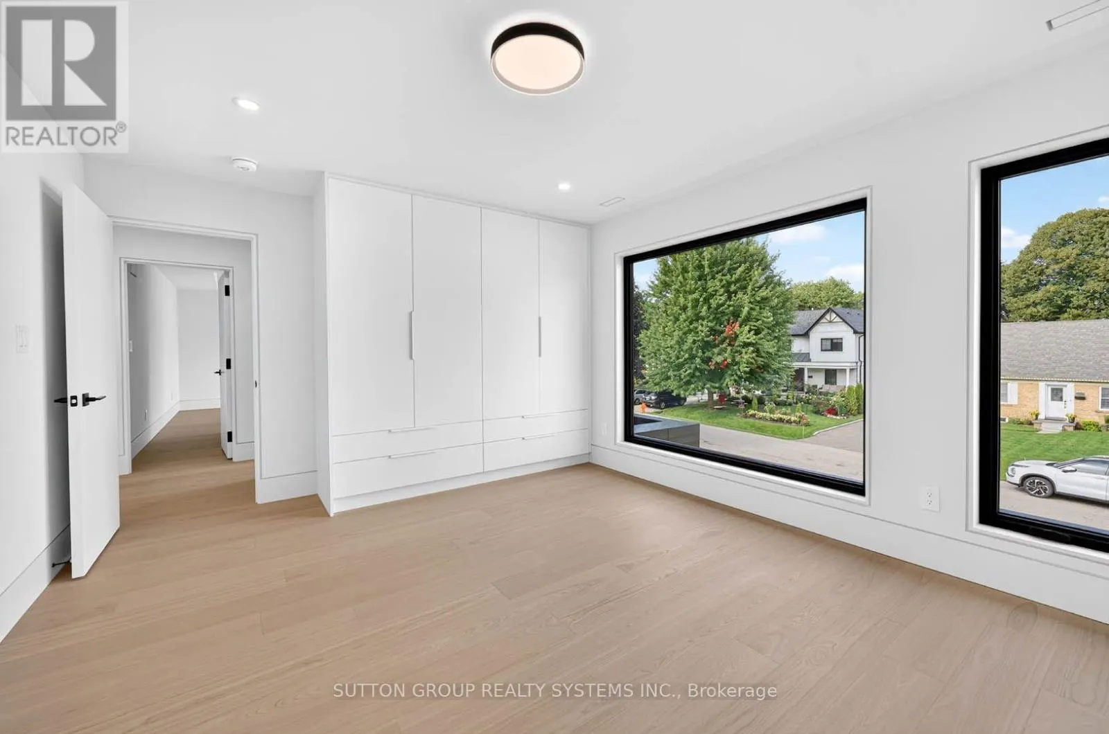 2052 REDAN DRIVE