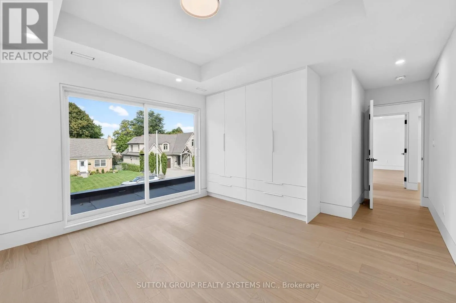 2052 REDAN DRIVE
