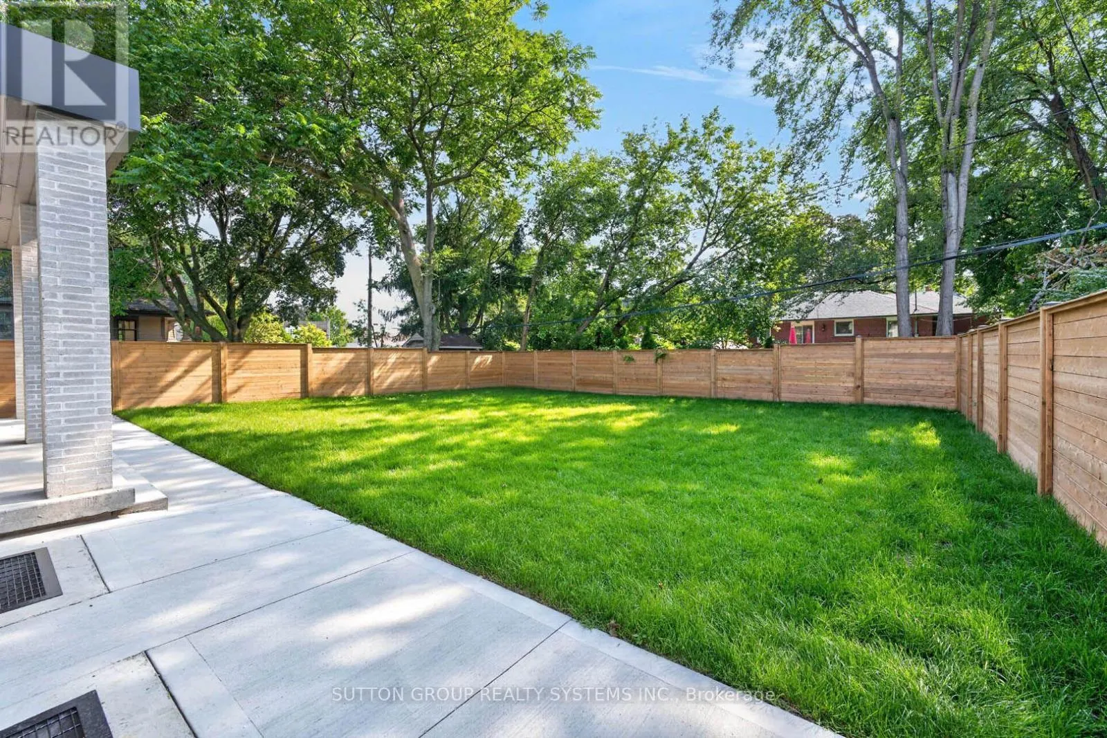 2052 REDAN DRIVE