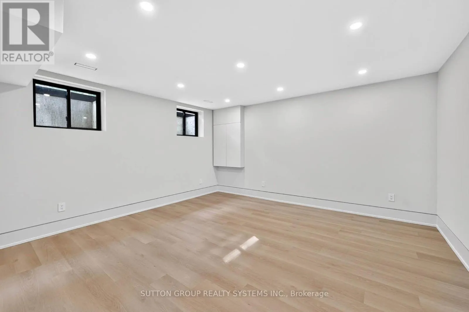 2052 REDAN DRIVE