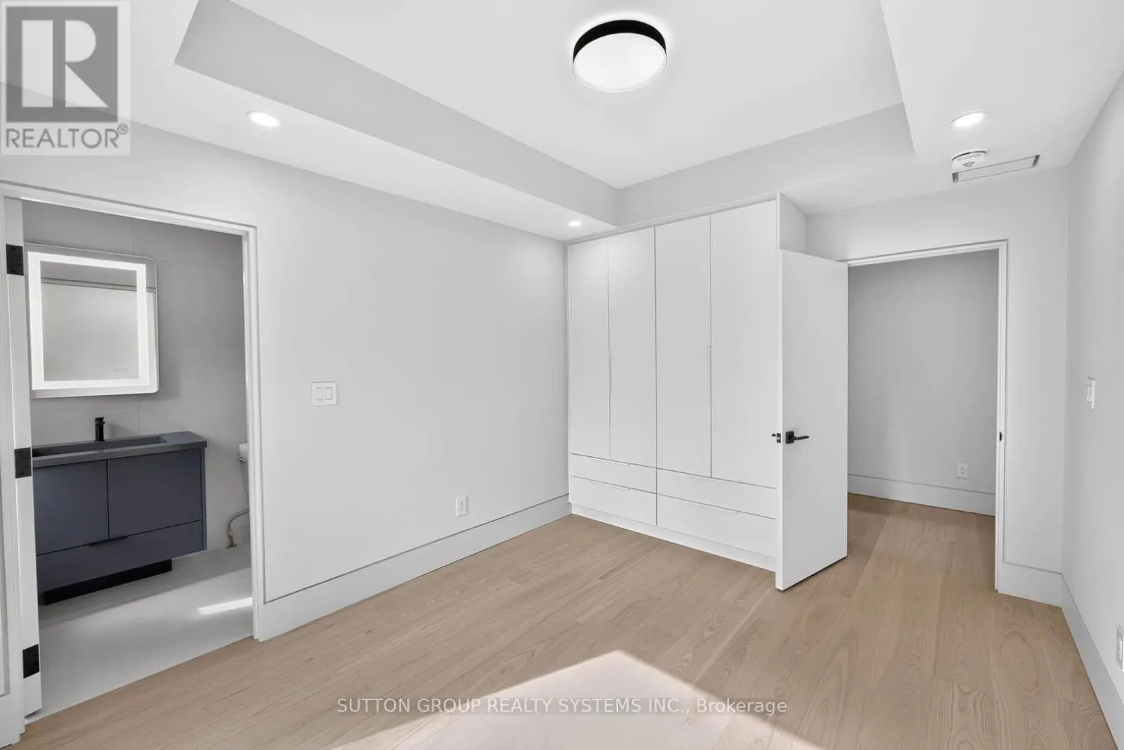 2052 REDAN DRIVE