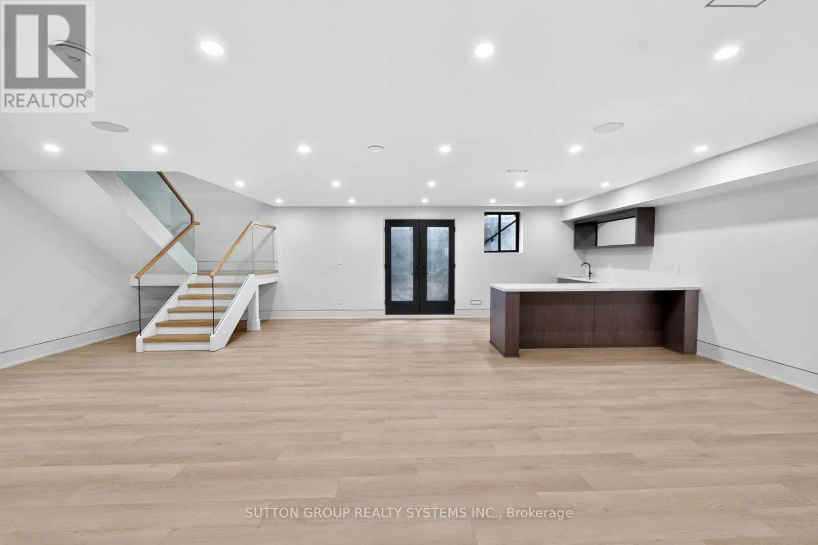 2052 REDAN DRIVE