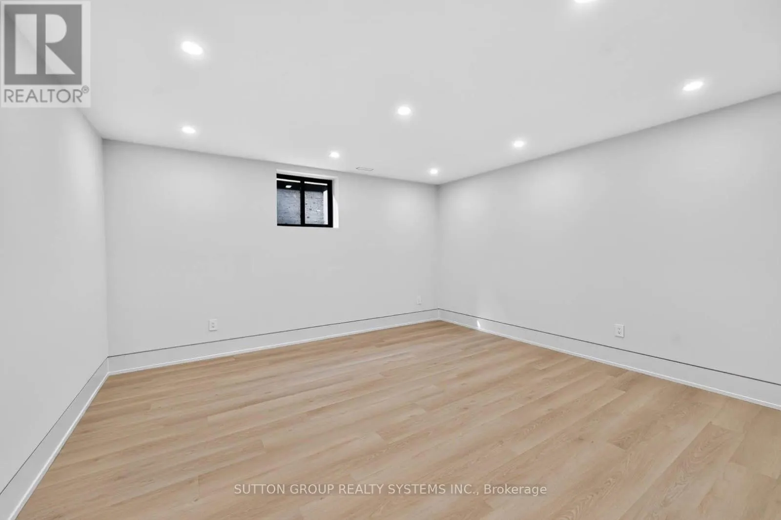 2052 REDAN DRIVE