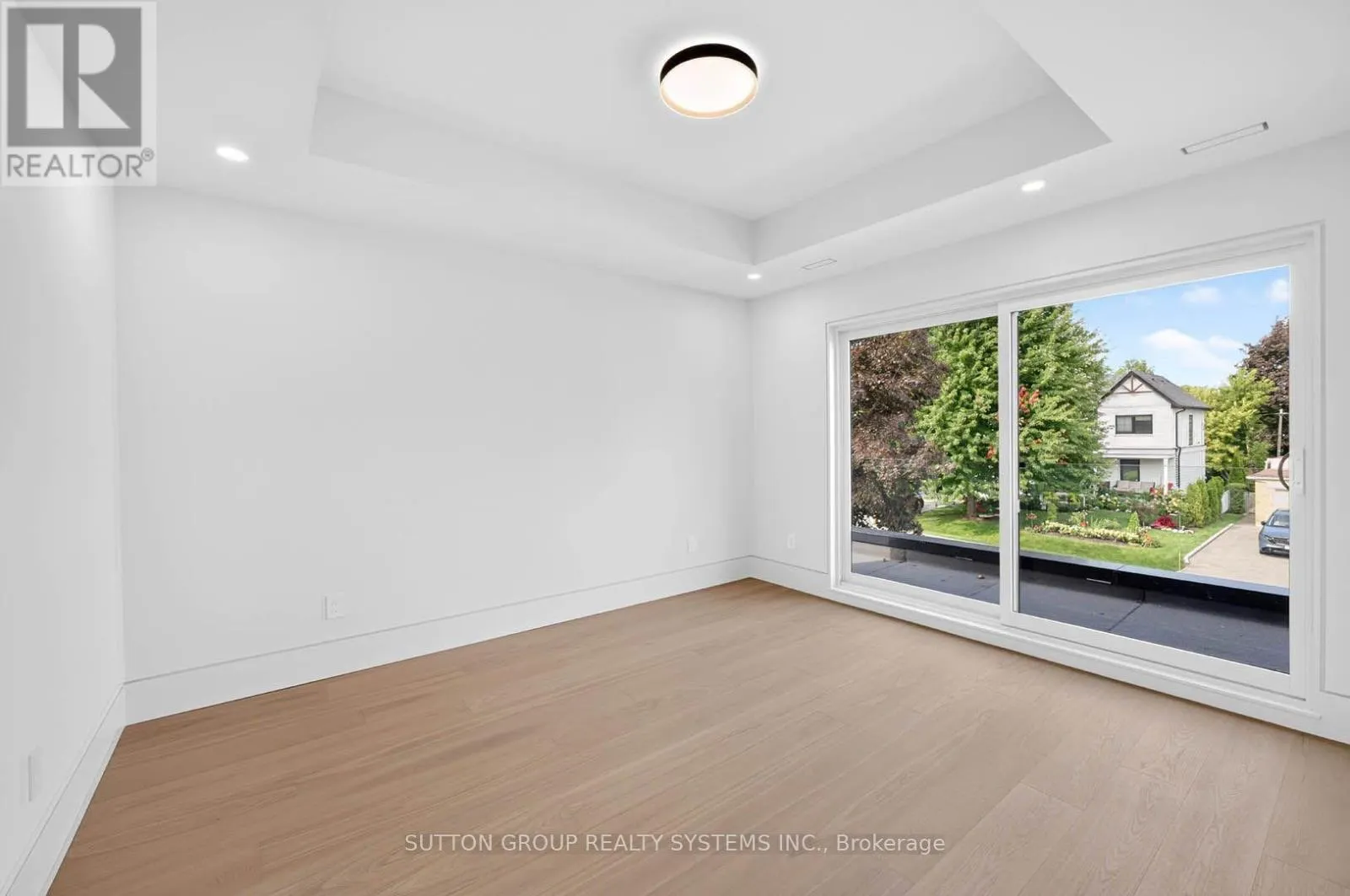 2052 REDAN DRIVE