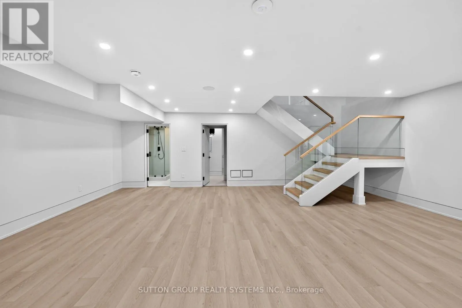 2052 REDAN DRIVE