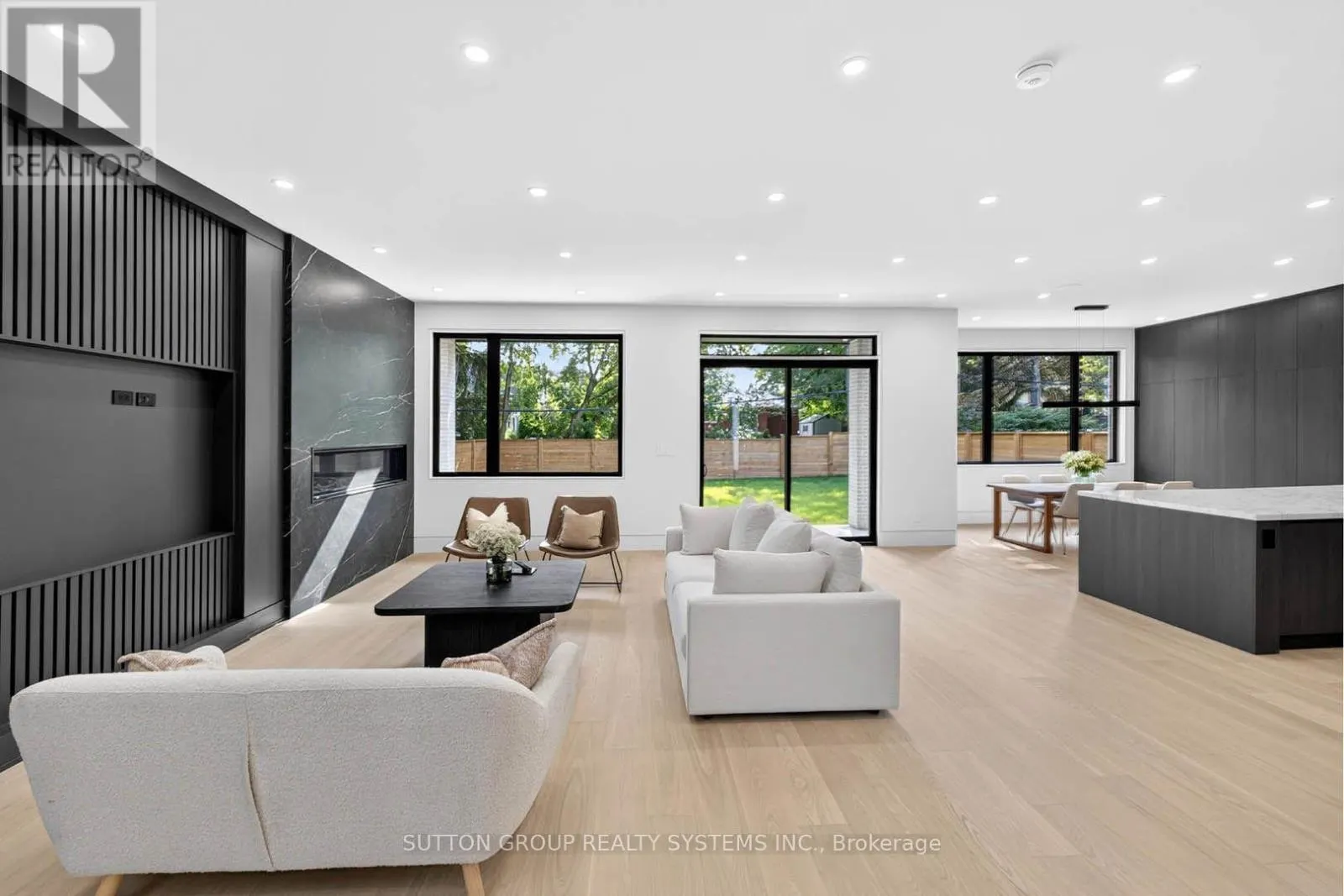 2052 REDAN DRIVE