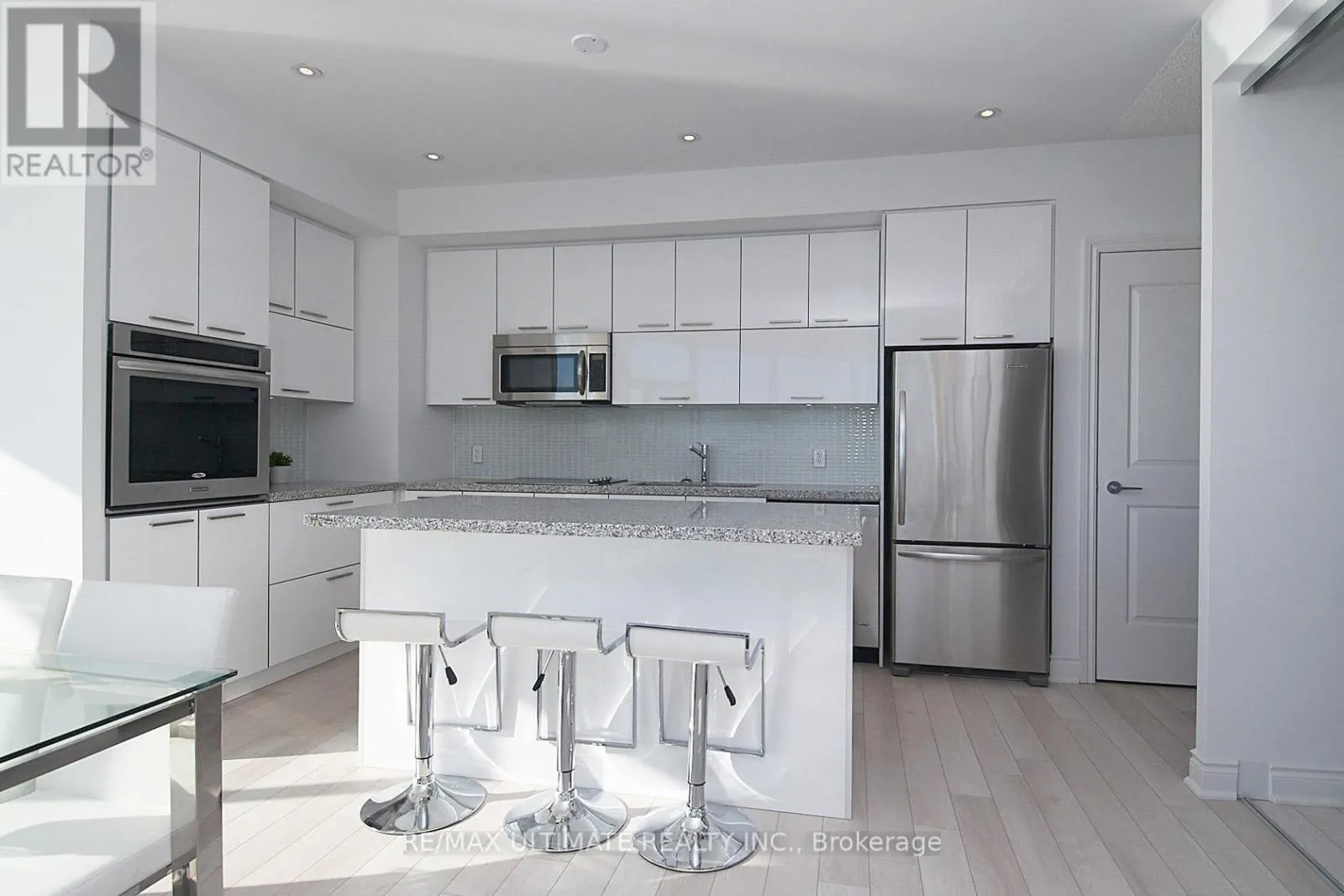 2503 - 80 MARINE PARADE DRIVE