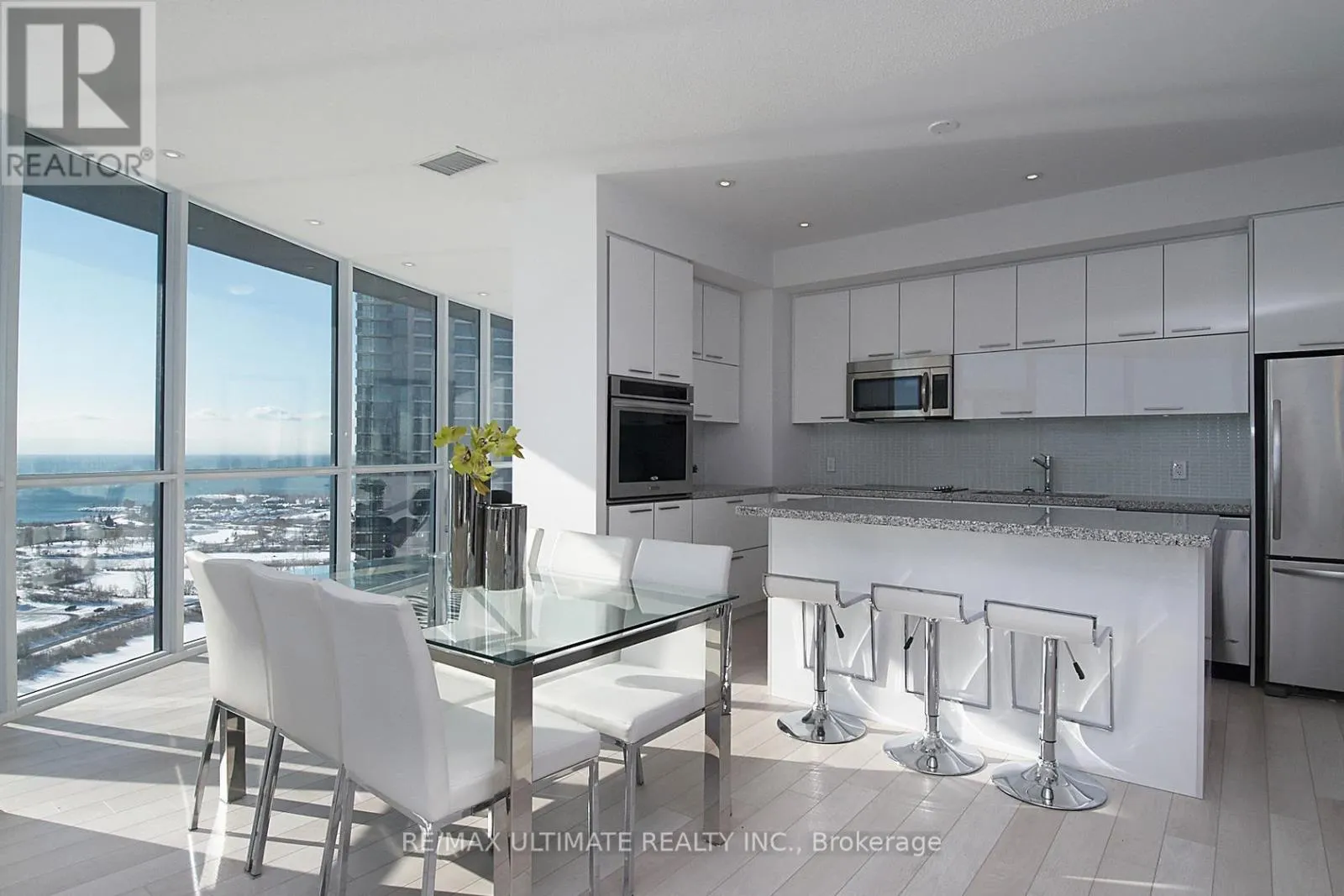 2503 - 80 MARINE PARADE DRIVE