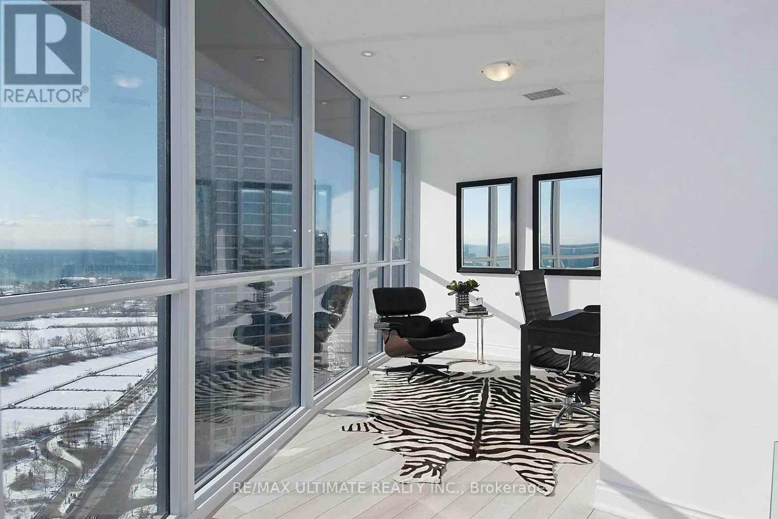 2503 - 80 MARINE PARADE DRIVE