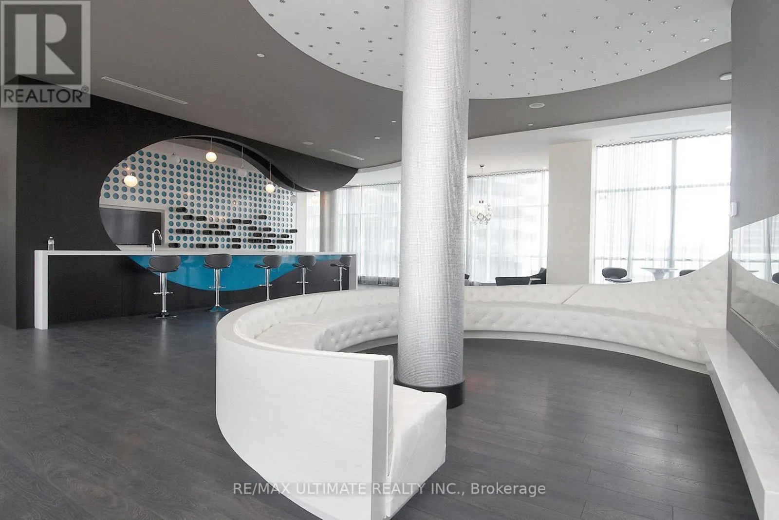 2503 - 80 MARINE PARADE DRIVE