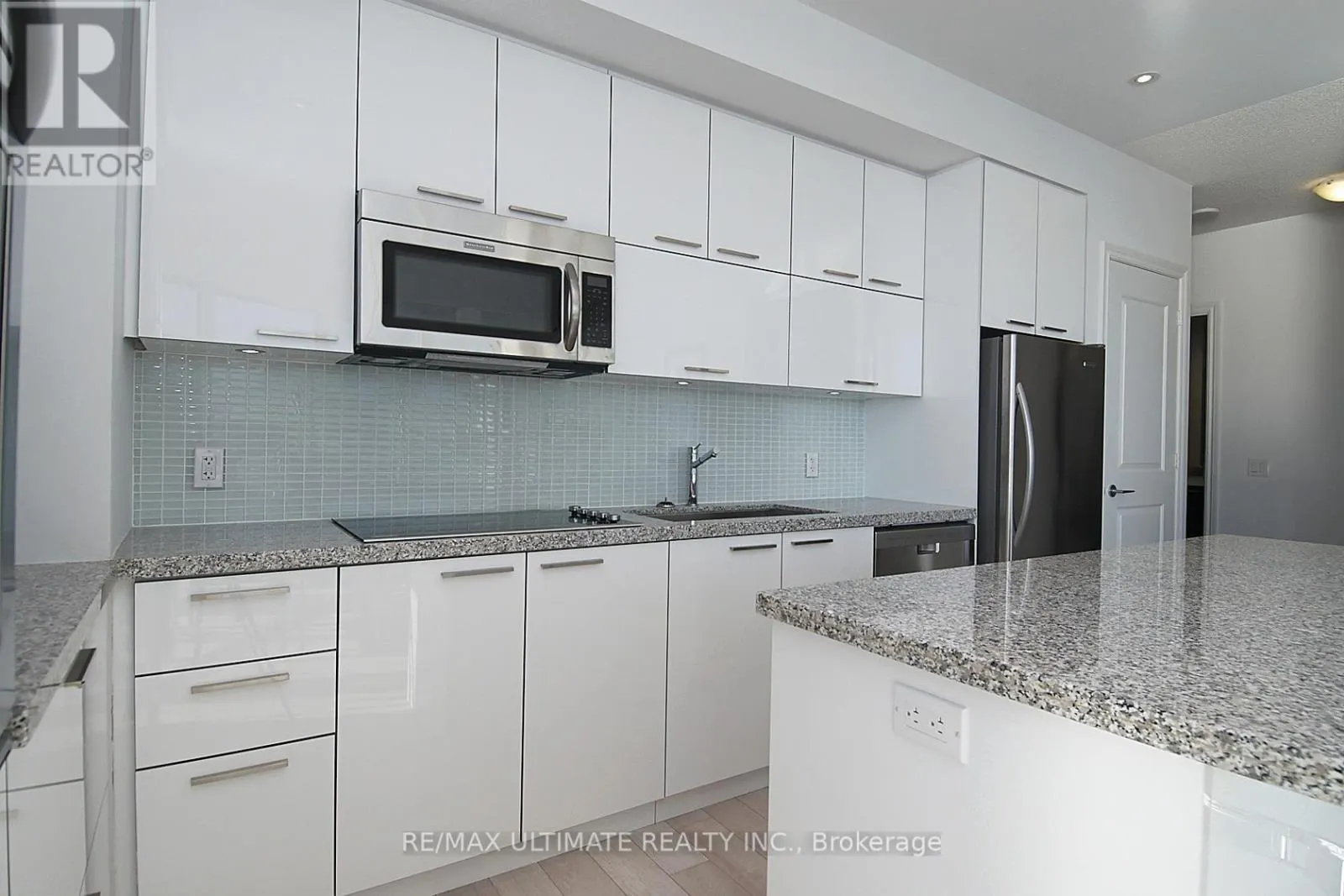 2503 - 80 MARINE PARADE DRIVE