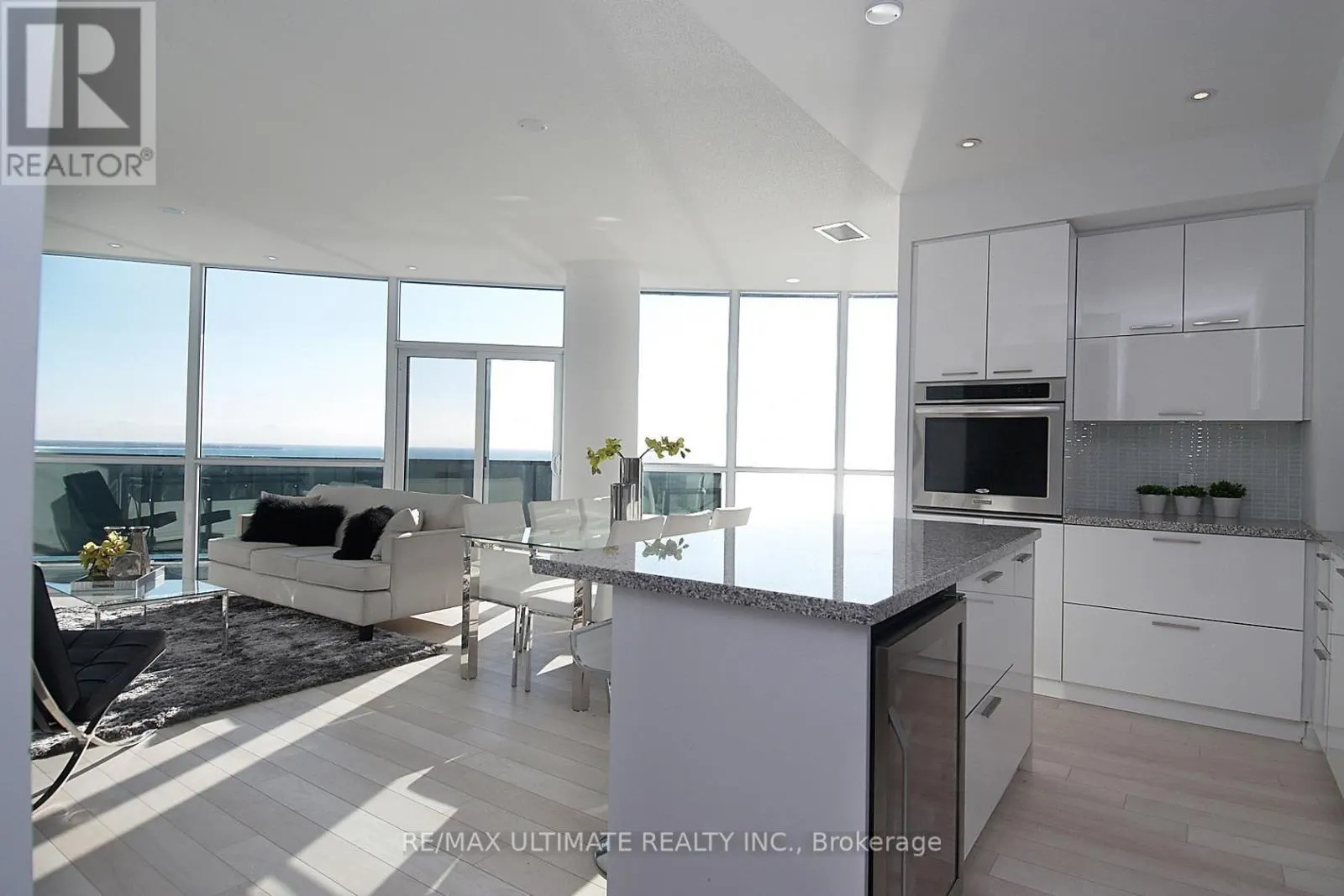 2503 - 80 MARINE PARADE DRIVE