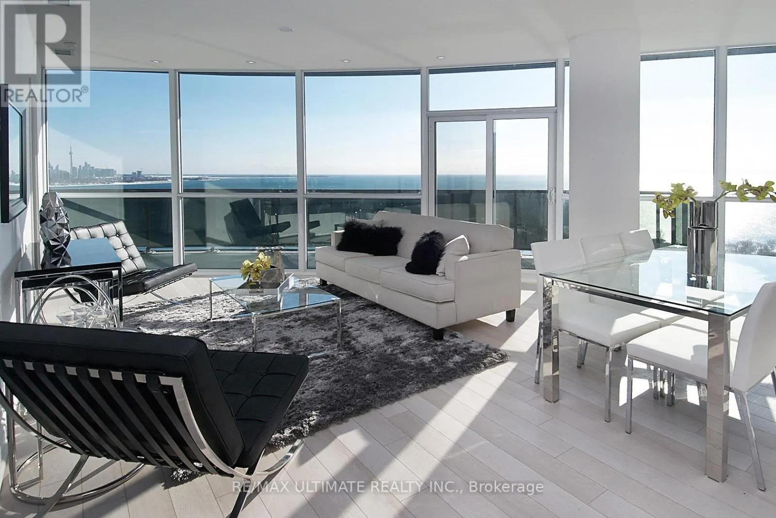 2503 - 80 MARINE PARADE DRIVE