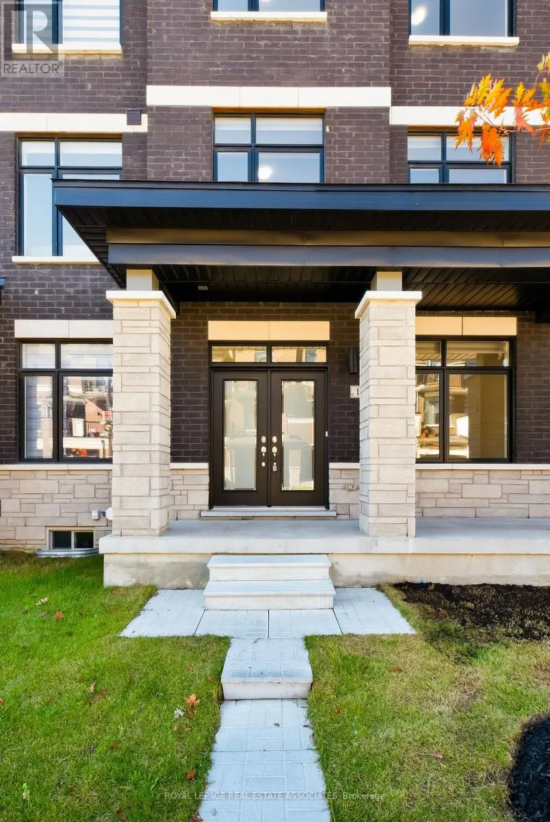 16 BONNINGTON DRIVE