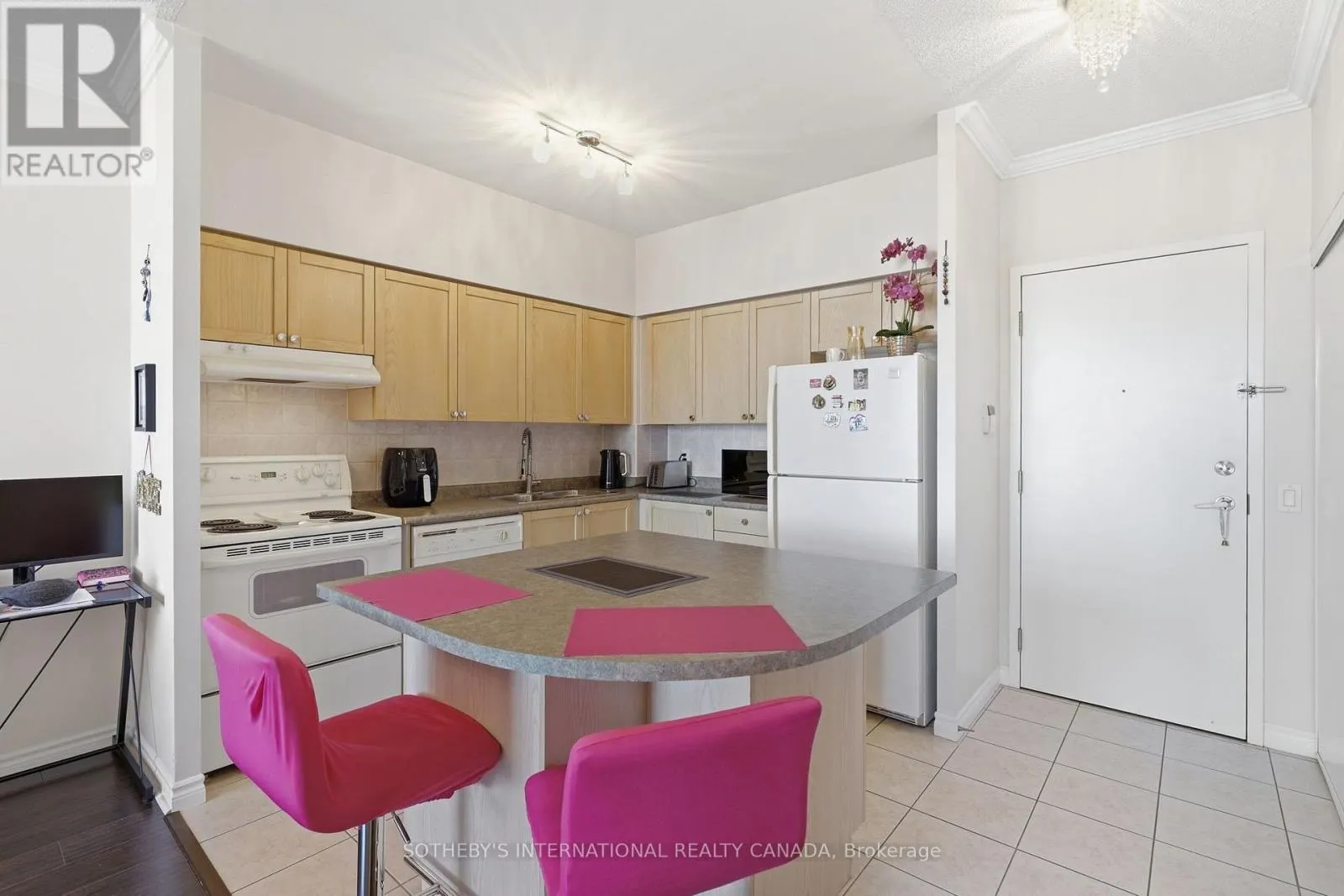 2112 - 55 STRATHAVEN DRIVE