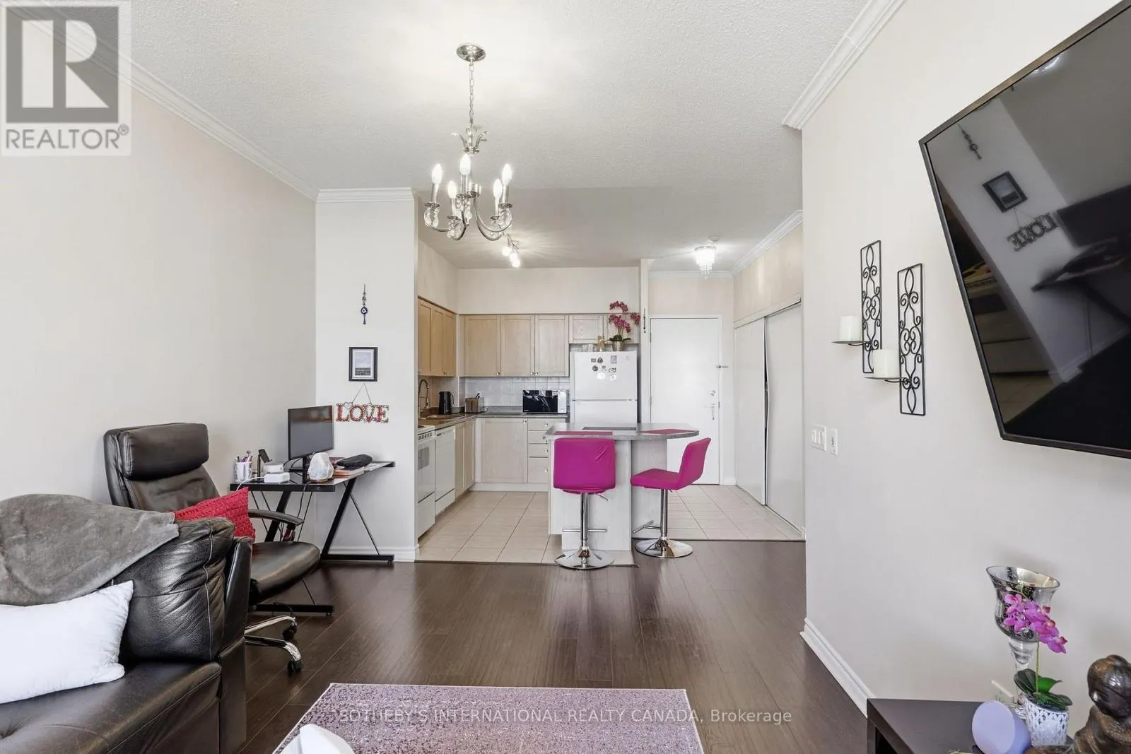 2112 - 55 STRATHAVEN DRIVE