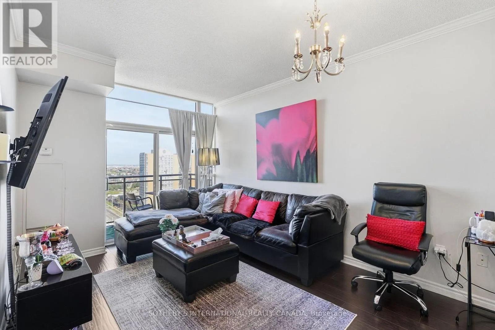 2112 - 55 STRATHAVEN DRIVE