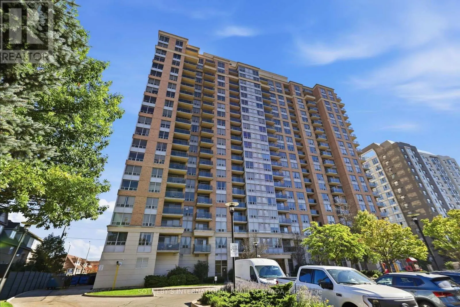 2112 - 55 STRATHAVEN DRIVE