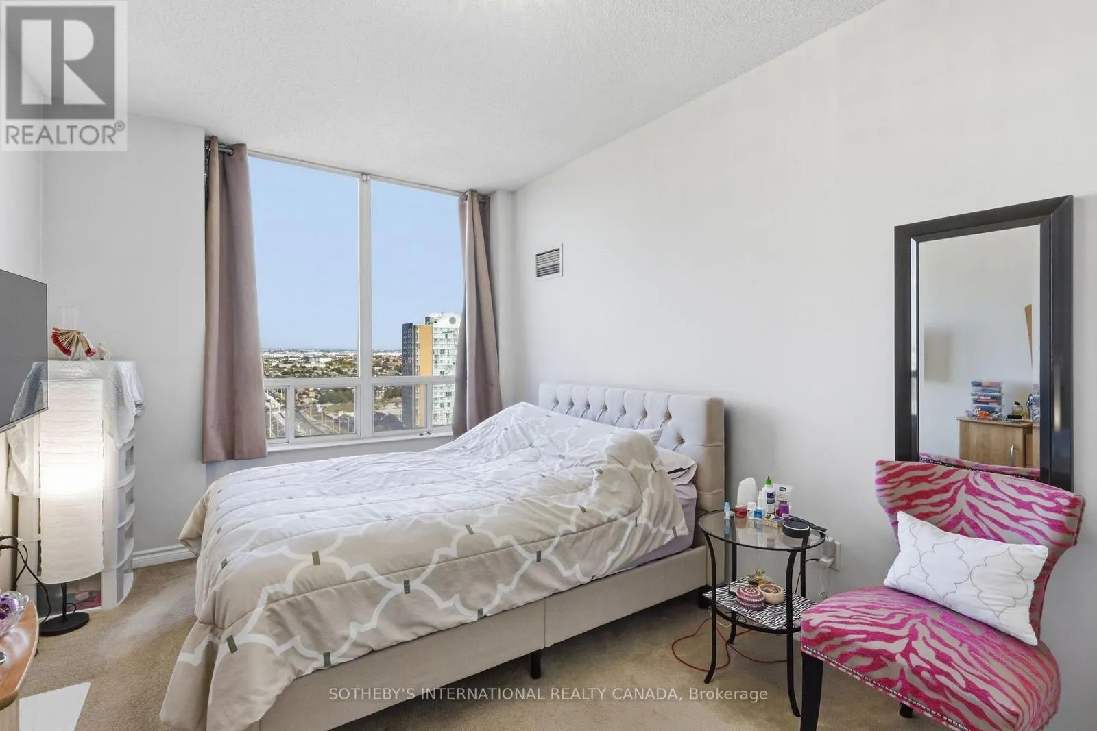 2112 - 55 STRATHAVEN DRIVE