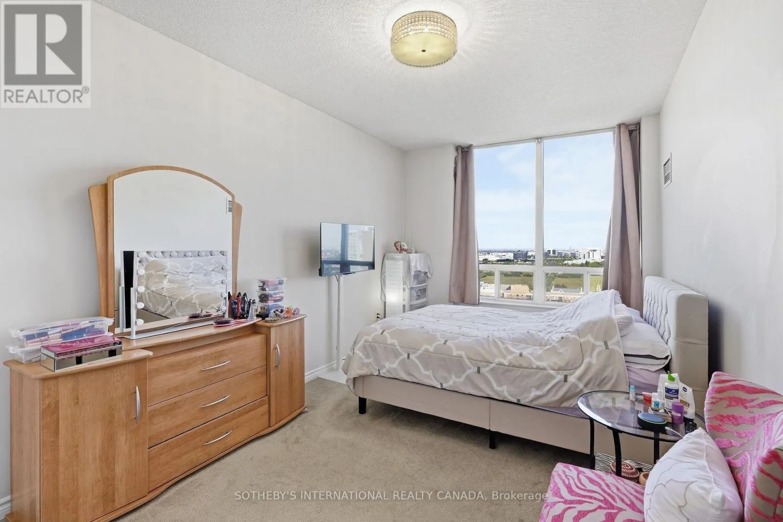 2112 - 55 STRATHAVEN DRIVE