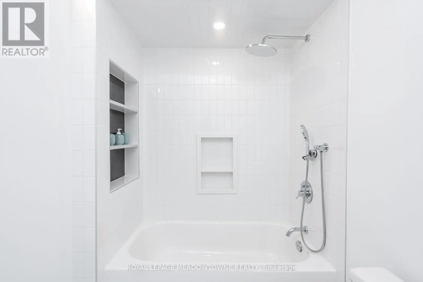 26 EMPEROR DRIVE