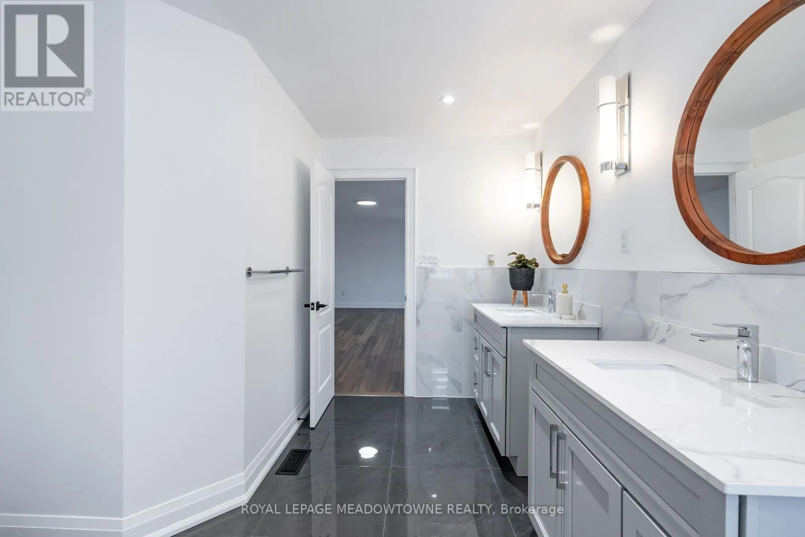 26 EMPEROR DRIVE