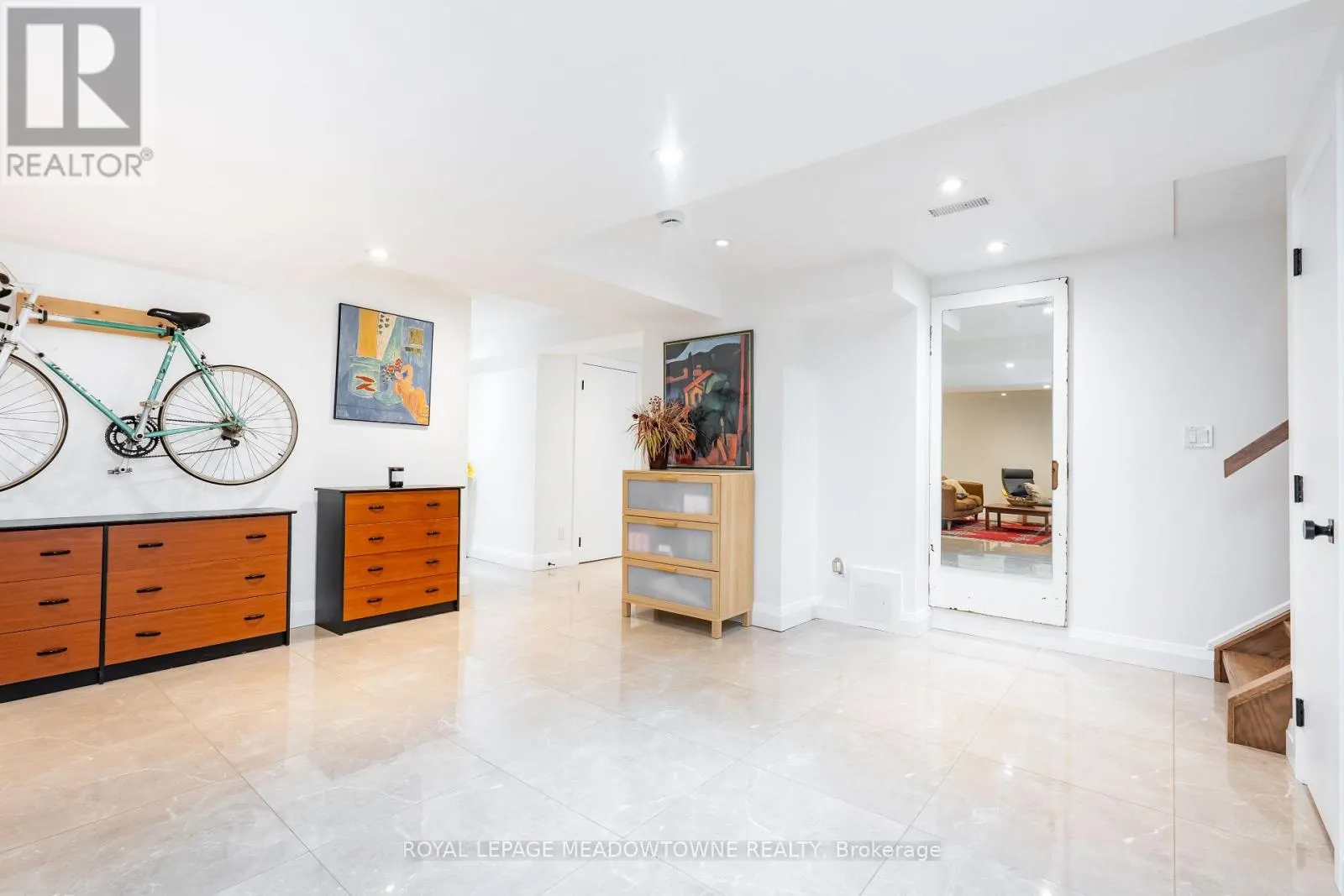 26 EMPEROR DRIVE